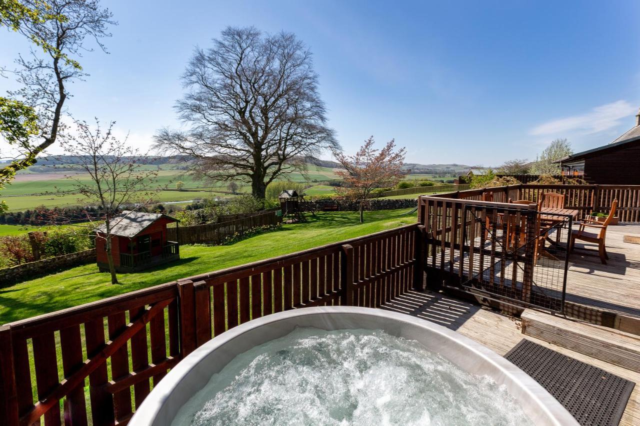 Douglas Fir Lodge With Hot Tub Cupar Exterior foto